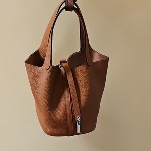 Caramel Leather Bucket Bag With Detachable Shoulder Strap
